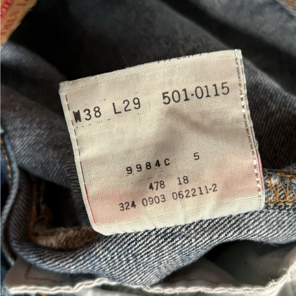 Vintage Distressed Levi’s 501 Jeans - Picture 8 of 11